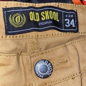 Old skool premium cargo shorts.Size 34. Never worn